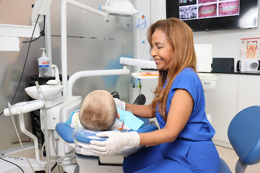 Mega Smile La Terminal Clínica Dental