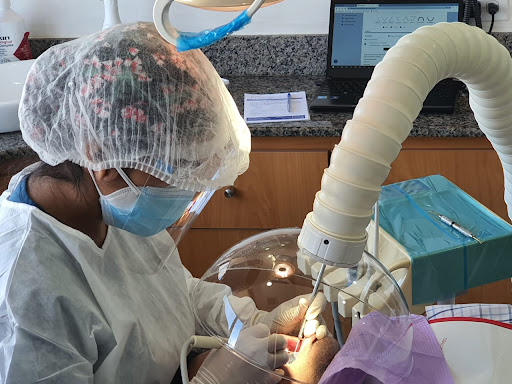 Dra. Ingrid Vargas Odontologa Diseño de Sonrisa e Implantes Dentales Panama