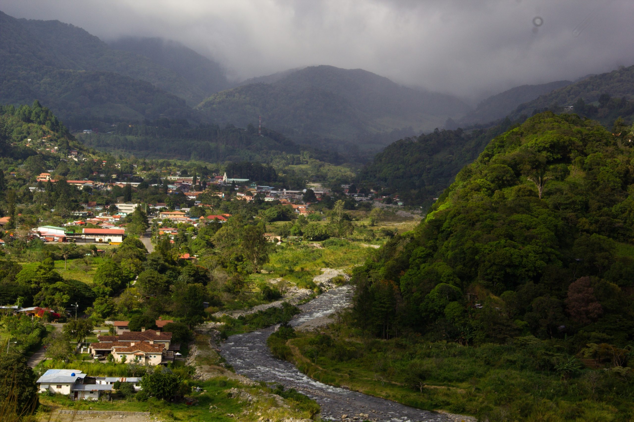 Provincia de Chiriquí, Panamá: paisajes montañosos y atractivos turísticos.